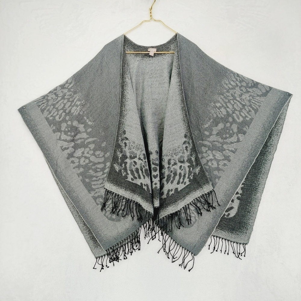 Chico's Gray Reversible Fashion Wrap Shawl 1285